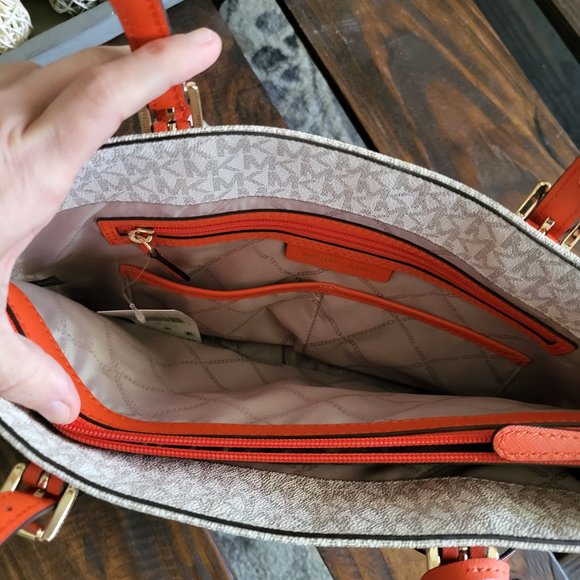 MK purse - Picture 3 of 4